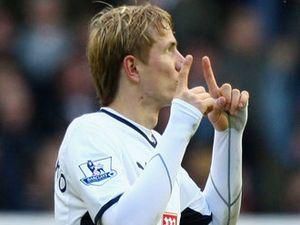 "Ліверпулю" не вдалось переманити Павлюченка "Ліверпулю" не вдалось переманити Павлюченка