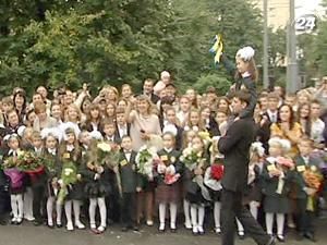 Цього року в Україні більше 400 тисяч першокласників Цього року в Україні більше 400 тисяч першокласників