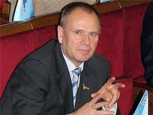 Останній губернатор склав депутатський мандат Останній губернатор склав депутатський мандат