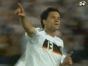 Міхаель Баллак залишиться капітаном збірної Німеччини Міхаель Баллак залишиться капітаном збірної Німеччини