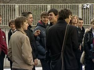 Міліція вважає за доречне запровадити комендантську годину для неповнолітніх Міліція вважає за доречне запровадити комендантську годину для неповнолітніх