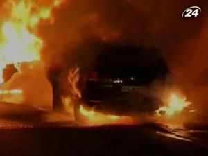 Німеччина: на вулицях міста в п'ятницю згоріли 9 авто Німеччина: на вулицях міста в п'ятницю згоріли 9 авто