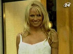 Памела Андерсон замінить Періс Хілтон в журі конкурсу краси Памела Андерсон замінить Періс Хілтон в журі конкурсу краси