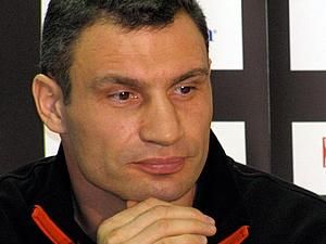 Кличко проводить попередні переговори з Адамеком Кличко проводить попередні переговори з Адамеком