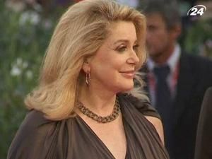 Катрін Деньов та Франсуа Озон представили свою нову стрічку Катрін Деньов та Франсуа Озон представили свою нову стрічку