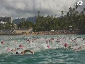 Участь у 4-кілометровому запливі на Гаваях взяли 965 спортсменів Участь у 4-кілометровому запливі на Гаваях взяли 965 спортсменів