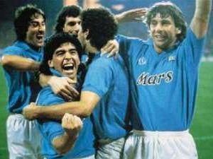 Марадона знову зіграє за "Наполі"? Марадона знову зіграє за "Наполі"?