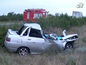 У Криму легковик наїхав на “КАМАЗ”: загинули 2 людини У Криму легковик наїхав на “КАМАЗ”: загинули 2 людини