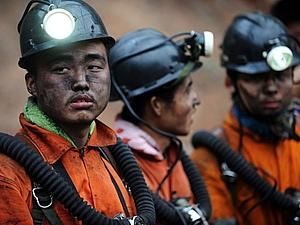 Китай: керівників, які відмовлятимуться від спуску у шахту, штрафуватимуть Китай: керівників, які відмовлятимуться від спуску у шахту, штрафуватимуть