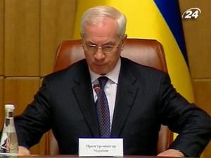 Азаров розказав кого він обкладе податком на депозит