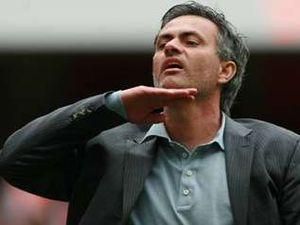 Моурінью потрібен ще один нападник Моурінью потрібен ще один нападник