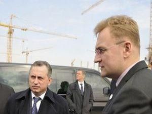 Мер Львова обурився тим, що потрапив у ролики Партії регіонів Мер Львова обурився тим, що потрапив у ролики Партії регіонів