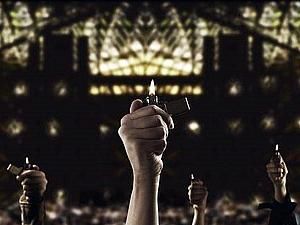 Компанія Zippo назвала пісні, під які найкраще махати запаленою запальничкою (ВІДЕО) Компанія Zippo назвала пісні, під які найкраще махати запаленою запальничкою (ВІДЕО)