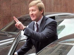 У Ахметова розповіли, куди він витрачає депутатську зарплату У Ахметова розповіли, куди він витрачає депутатську зарплату