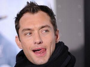 Вийшов міні-фільм від Dior з Джудом Лоу (ВІДЕО) Вийшов міні-фільм від Dior з Джудом Лоу (ВІДЕО)