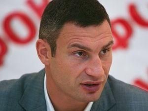 Кличко ініціює референдум про недовіру Черновецькому Кличко ініціює референдум про недовіру Черновецькому