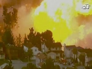 У передмісті Сан-Франциско пожежа знищила десятки будинків У передмісті Сан-Франциско пожежа знищила десятки будинків