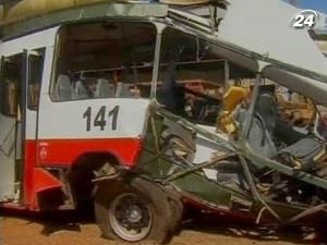 У Бразилії зіткнулися потяг і автобус - 9 осіб загинуло У Бразилії зіткнулися потяг і автобус - 9 осіб загинуло