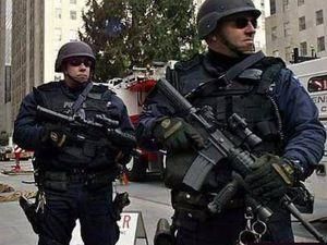 У США звільнена жінка підстрелила двох співробітників У США звільнена жінка підстрелила двох співробітників