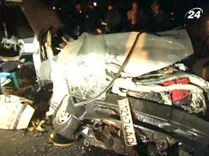 На Луганщині вазівська "дев’ятка" не розминулася з вантажівкою На Луганщині вазівська "дев’ятка" не розминулася з вантажівкою