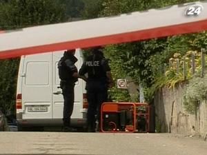 Швейцарія: поліція розшукує пенсіонера, що відкрив вогонь по поліцейських Швейцарія: поліція розшукує пенсіонера, що відкрив вогонь по поліцейських