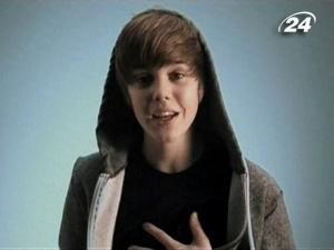 Джастін Бібер облив водою поліцейських перед концертом Джастін Бібер облив водою поліцейських перед концертом