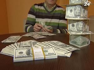 В Україні зростає попит на іноземну валюту В Україні зростає попит на іноземну валюту