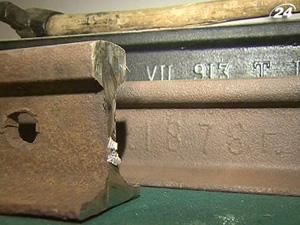 У Сімферополі знайшли унікальні залізничні рейки ХІХ століття У Сімферополі знайшли унікальні залізничні рейки ХІХ століття