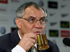 Фелікс Магат не робить трагедії з поразок "Шальке" Фелікс Магат не робить трагедії з поразок "Шальке"