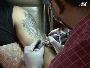 Магічні татуювання відновлюють свою популярність у Камбоджі Магічні татуювання відновлюють свою популярність у Камбоджі