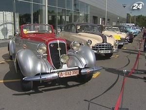 До Києва вкотре з'їхалися ретро-автомобілі До Києва вкотре з'їхалися ретро-автомобілі