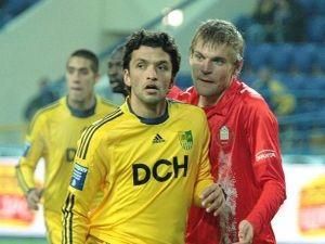 "Металіст" впевнено розбирається із "Зорею" (Відео) "Металіст" впевнено розбирається із "Зорею" (Відео)