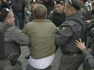 У Москві міліція розігнала акцію опозиції "День гніву" У Москві міліція розігнала акцію опозиції "День гніву"
