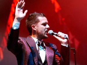 Альбом Флауерса очолив британський хіт-парад Альбом Флауерса очолив британський хіт-парад