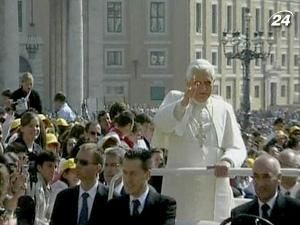 Папа Римський Бенедикт XVI відвідає Велику Британію Папа Римський Бенедикт XVI відвідає Велику Британію