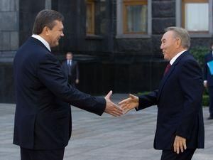 Янукович хоче бути схожим на Назарбаєва Янукович хоче бути схожим на Назарбаєва