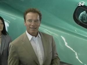 Шварценеггер шукає партнерів для будівництва залізниці Шварценеггер шукає партнерів для будівництва залізниці