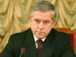 Кінах притягнув в уряд свою людину Кінах притягнув в уряд свою людину