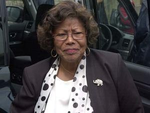 Мати Майкла Джексона подала до суду на компанію-організатора концертів Мати Майкла Джексона подала до суду на компанію-організатора концертів