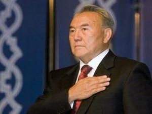 Президент Назарбаєв пообіцяв керувати Казахстаном мінімум до 2020 року Президент Назарбаєв пообіцяв керувати Казахстаном мінімум до 2020 року