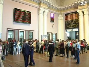 На Головному залізничному вокзалі Львова шукають бомбу На Головному залізничному вокзалі Львова шукають бомбу