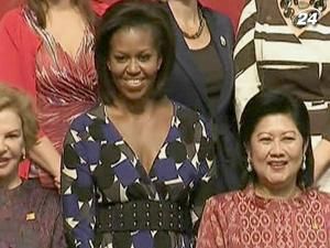 Білий дім спростував слова Мішель Обами про її "пекельне життя" Білий дім спростував слова Мішель Обами про її "пекельне життя"