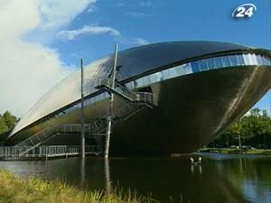 Бременський науковий центр - твариноподібне, органічне, тривожне Бременський науковий центр - твариноподібне, органічне, тривожне