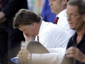 Ван Галь: Десять футболістів "Кельна" відійшли у захист Ван Галь: Десять футболістів "Кельна" відійшли у захист