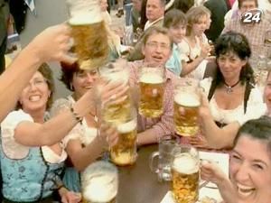 У Мюнхені відкрився всесвітньовідомий “Октоберфест” У Мюнхені відкрився всесвітньовідомий “Октоберфест”