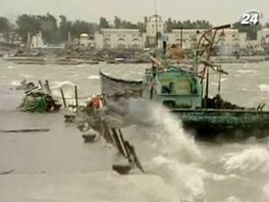 Східне узбережжя Тайваню потерпає від тайфуну “Фанапі” Східне узбережжя Тайваню потерпає від тайфуну “Фанапі”