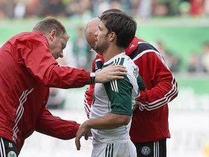 Дієго отримав травму в матчі проти "Ганновера" Дієго отримав травму в матчі проти "Ганновера"