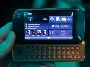 У Facebook "темнять" із розробкою мобільного телефону У Facebook "темнять" із розробкою мобільного телефону