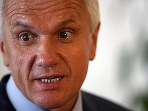 Литвин прийняв вибачення Азарова Литвин прийняв вибачення Азарова