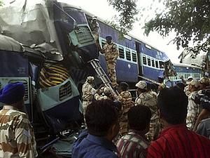 Індія: внаслідок зіткнення пасажирського потяга з товарняком загинули 20 людей Індія: внаслідок зіткнення пасажирського потяга з товарняком загинули 20 людей